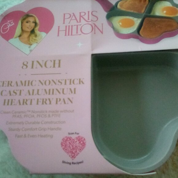 💞Adorable Paris Hilton 8inch Heart Shaped separated Ceramic Fry Pan💞 - Picture 6 of 7